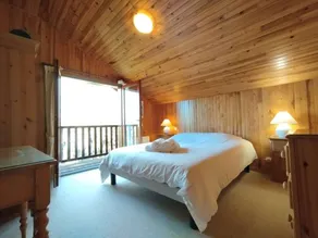 Cottage with garden & pool - Image 3