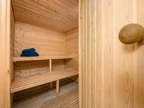 Fully equipped holiday home with barbeque, garden & jacuzzi | Mountain view | Dogs allowed - Image 4