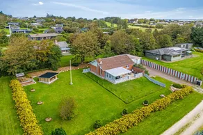 House with garden & terrace - Image 2