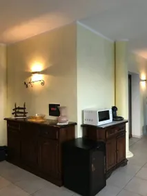 Private room with pool & garden - Image 4