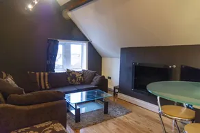 Luxury Apt No. 2 - One Bed Apartment (Sleeps 4) - Image 4