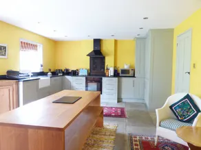 Cottage with garden - Image 2