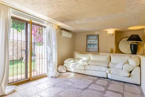 Agréable villa conviviale et familiale avec barbecue, internet haut débit et terrasse | Vue ville | Adaptée au travail à distance - Image 4