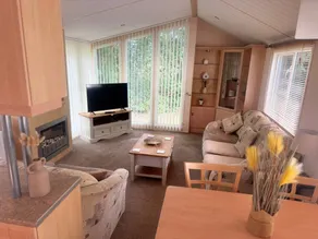 Child-friendly lovely lodge with pool & garden | Pets allowed - Image 2