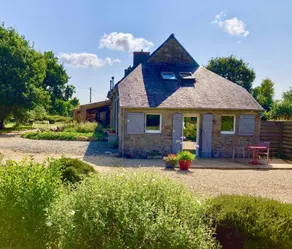 Gite with terrace & garden - Image 2