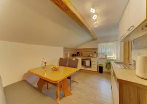 Bellissimo appartamento con piscina, griglia e giardino - Image 2