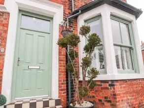 Cottage with terrace & garden - Image 3