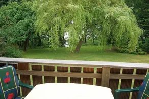 Holiday home with terrace & garden - Image 4