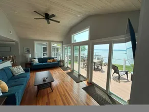 Large Newly Remodeled Lake House Right on the Water Sleeps 24 - Image 5