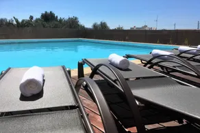 Fully equipped villa with terrace, BBQ & private pool - Image 4