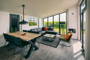 Holiday home with terrace & garden - Image 4