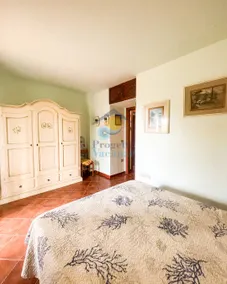 Apartment with terrace - Image 4