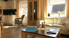 Holiday home with BBQ, garden & terrace - Image 3