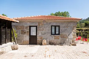 Villa avec terrasse, piscine et jardin | Vue piscine - Image 4