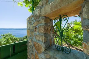 Holiday apartment with BBQ & terrace - Image 3