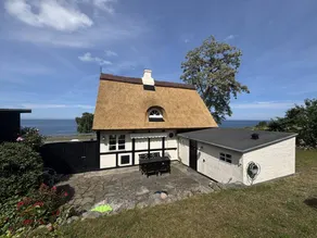 Cottage with breathtaking sea and cliff views - Image 4