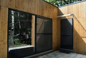 Chalet con terraza y jardín - Image 3