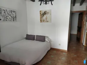 Holiday apartment with garden & barbecue - Image 4