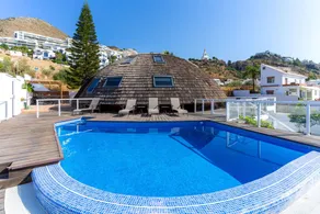 Holiday Home 'Iglu' with Sea Views, Wi-Fi and Air Conditioning - Image 2