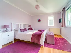 Holiday home with garden - Image 4