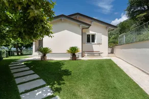 Villa entièrement équipée avec terrasse, sauna et jardin | Vue panoramique - Image 5