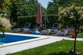 Villa mit Grill, Terrasse und Pool - Image 5