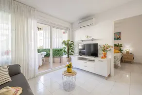 Apartment with terrace, garden & fast internet | Garden view - Image 4