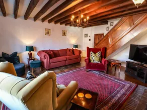 Family-oriented cottage with garden - Image 3