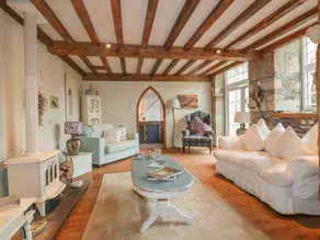 Cottage with garden - Image 4