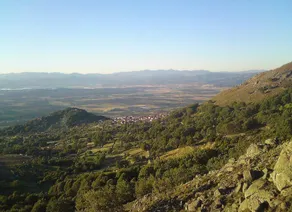 Holiday home with terrace & garden | Panoramic view - Image 2