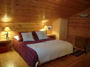Chalet bois 9 pers, Grand confort, près pistes et commerces, Wi-Fi, Equipé, Parking, Non fumeur - FR-1-733-18 - Image 5