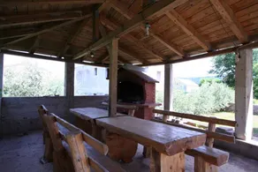 Apartment with terrace, garden & barbecue - Image 3