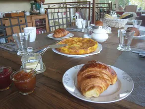 Bed & breakfast with garden & terrace - Image 5