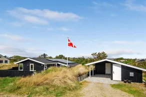 Family-friendly lovely holiday home with hot tub, terrace & sauna | Pets are welcome - Image 2
