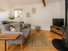 Cottage with garden - Image 5