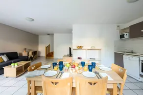 Holiday apartment with terrace - Image 2