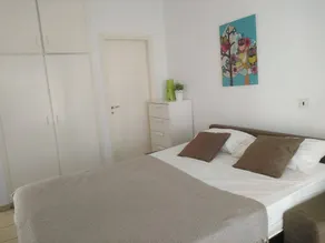 Flat with terrace - Image 3