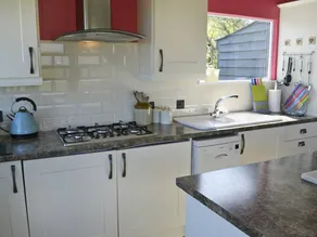 Child-friendly cottage with BBQ & garden | Beach view | Next to the beach | Pet-friendly - Image 5