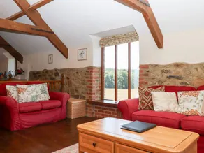 Cottage with garden, pool & terrace - Image 5