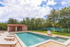 Casa vacacional con jardín y terraza - Image 5
