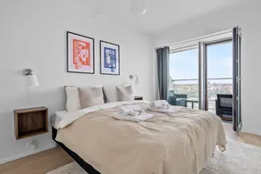 Penthouse suite on 35th floor - Image 2