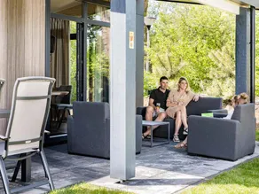 Family-oriented beautiful lodge with heated pool & garden - Image 5