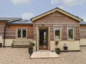 Child-friendly cottage with garden - Image 2