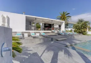 Family-friendly villa with garden, barbeque & terrace | Sea view | Perfect for remote work - Image 4