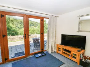 Cottage with terrace & garden - Image 3