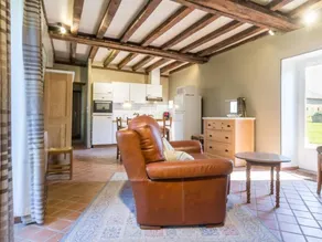 Cottage with barbeque - Image 2