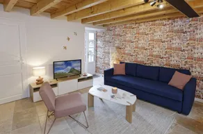 Gite with barbeque, terrace & garden - Image 2