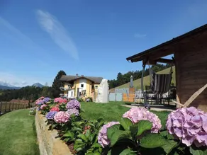 Holiday apartment with garden, barbeque & pool - Image 5