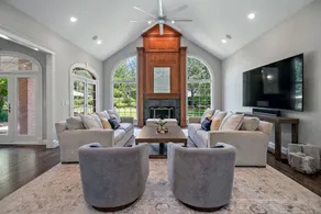 Private Riverbank 27-acre Estate 1 hr from Chicago - Image 3