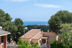House with BBQ, private pool & garden | Sea view | Suitable for remote work - Image 3